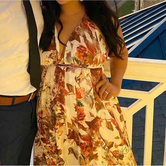 Floral open back dress - Picture 2 of 3